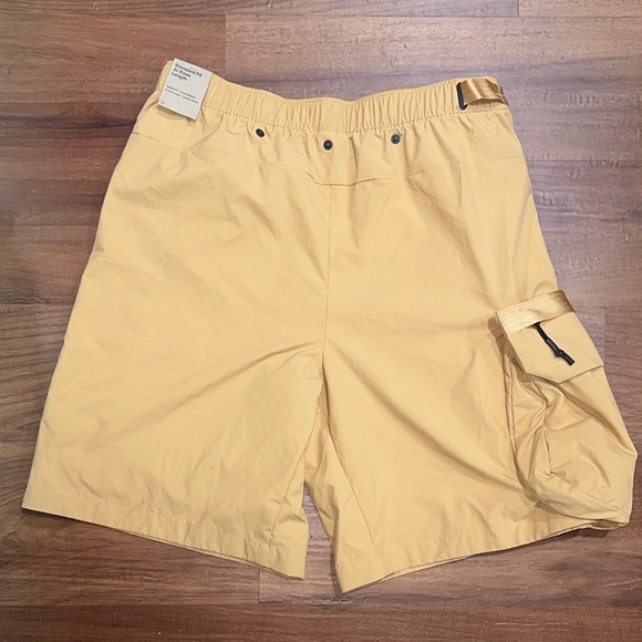 NWT Nike DM5592-737 Men's NSW Tech Pack Woven Cargo Shorts Standard Fit Twine L - Picture 4 of 4